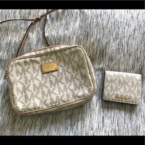 Michael Kors Jet Set Crossbody + Walet